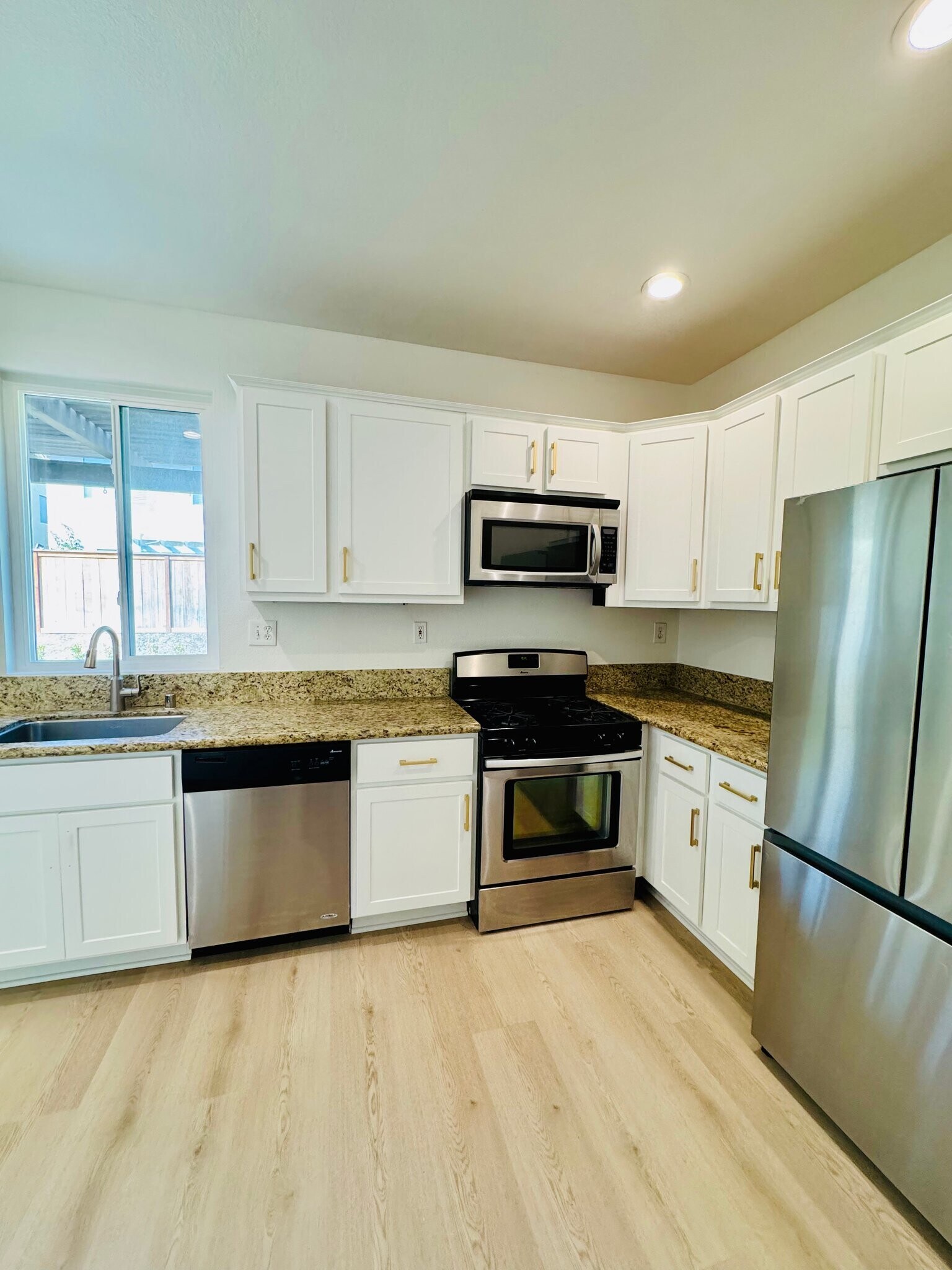 Building Photo - 15 Ametrine Way