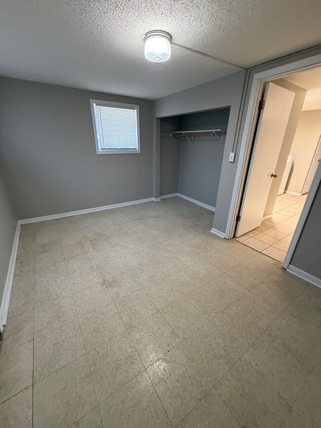 Building Photo - 1428 Grandview Dr