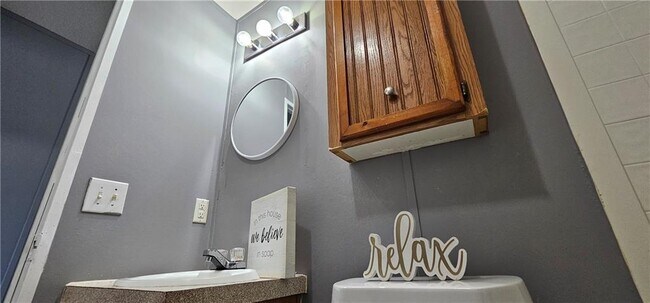 Building Photo - 4255 Smoke Creek Pkwy