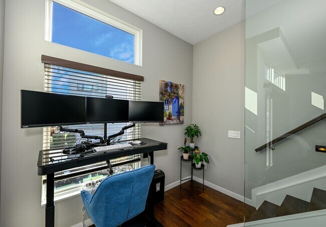 Building Photo - 18875 Riversouth Terrace