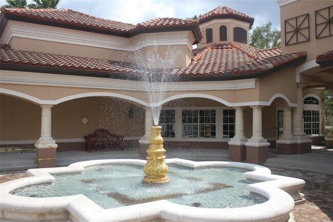 Building Photo - 13838 Fairway Island Dr