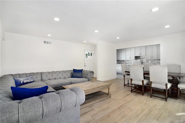Building Photo - 22730 Cantlay St