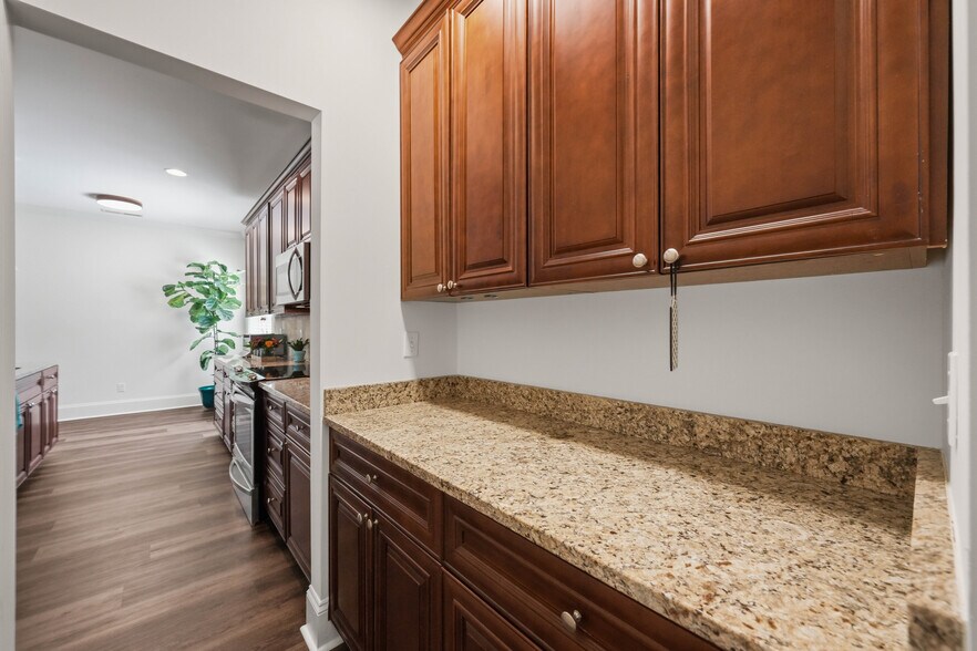 Building Photo - 20264 Harroway Dr
