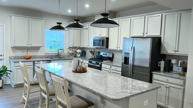 11' Island - 3005 Lampl Ln