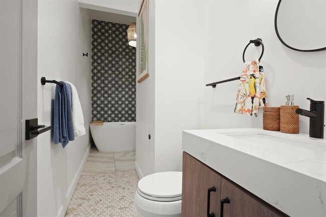 Building Photo - 510 Camino De Rancho