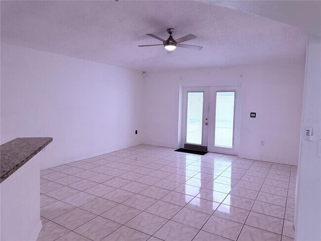 Building Photo - 161 China Berry Cir