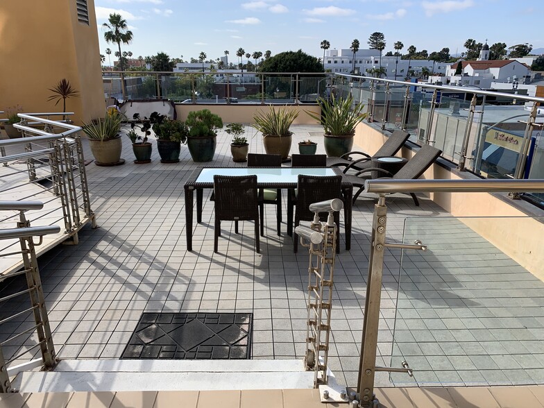 Unit #20 - 1 bed/2 bath w/spacious patio - TENTEN Oceanside