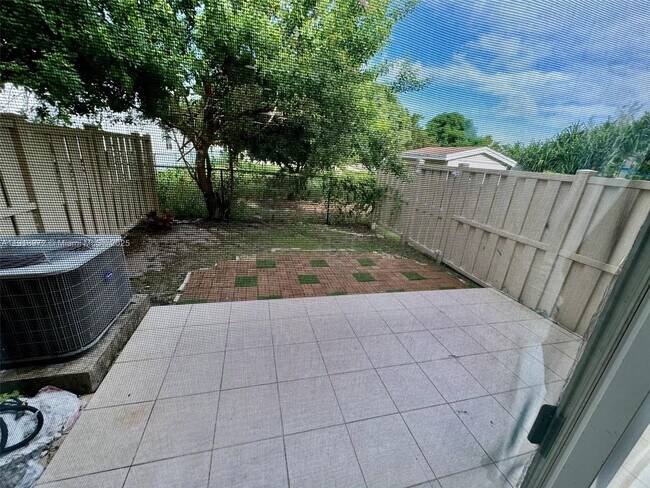 Building Photo - 35 SE 3rd Ave