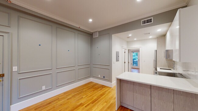 Building Photo - 60 Kirkland St