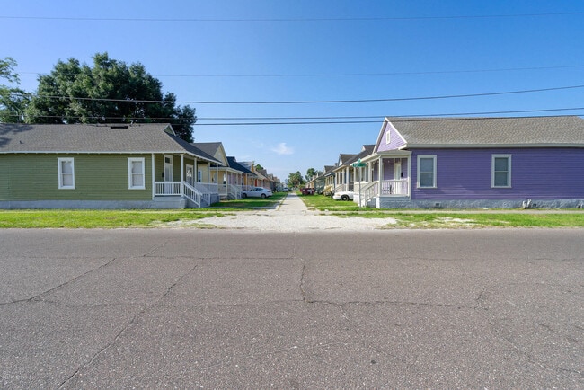 Building Photo - 1941 Redell St