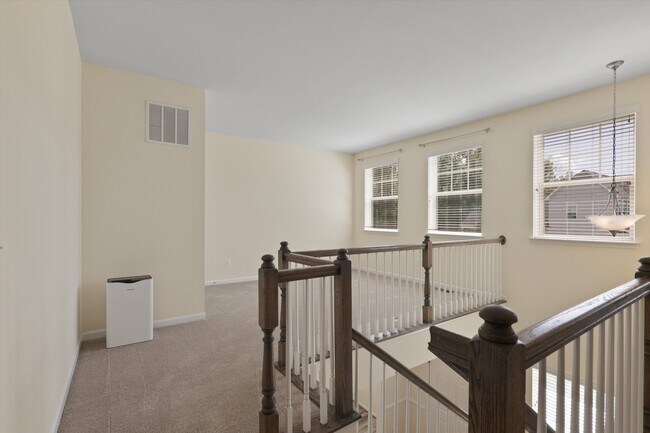 Building Photo - 10242 Spring Iris Dr