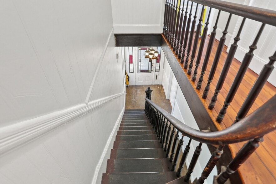 Building Photo - 1112 Barnard St