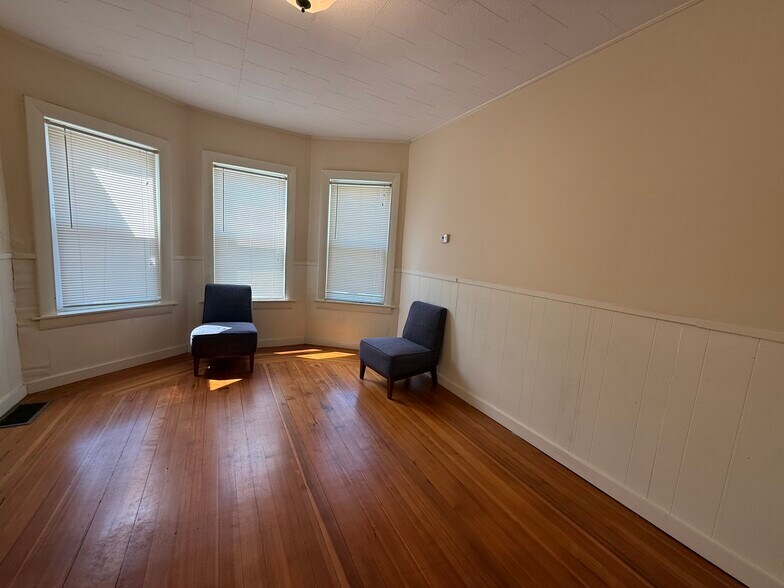 Building Photo - 53 Litchfield St