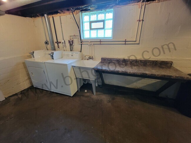 Building Photo - 6743 12th Ave