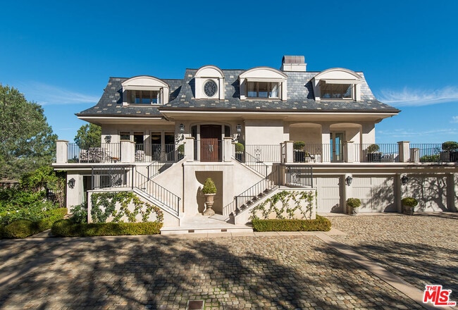 Building Photo - 980 Stradella Rd