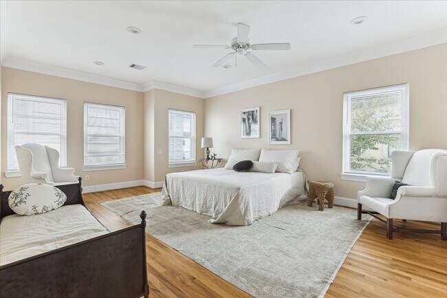 Building Photo - 3515 Yupon St