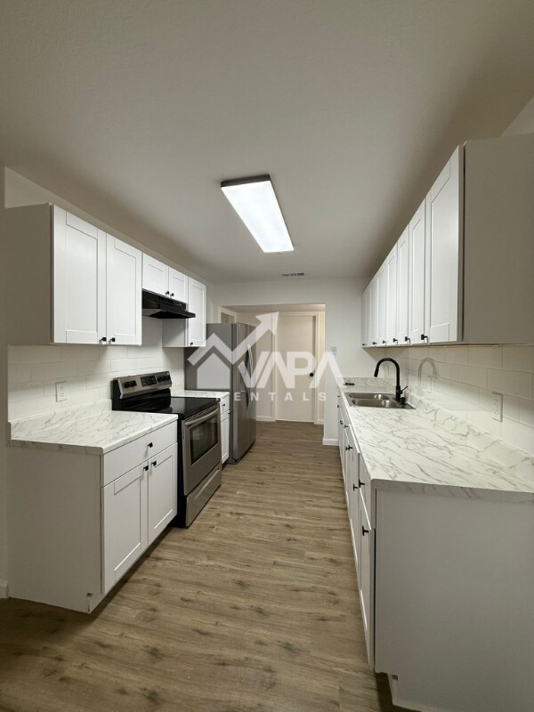 Building Photo - 230 Craigmont Ln