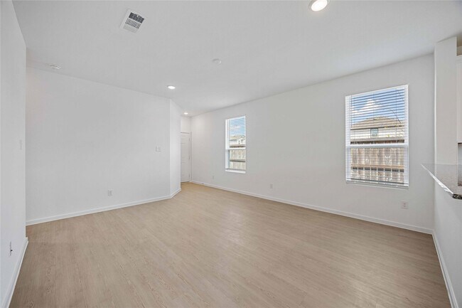 Building Photo - 21464 Austell Pond Dr