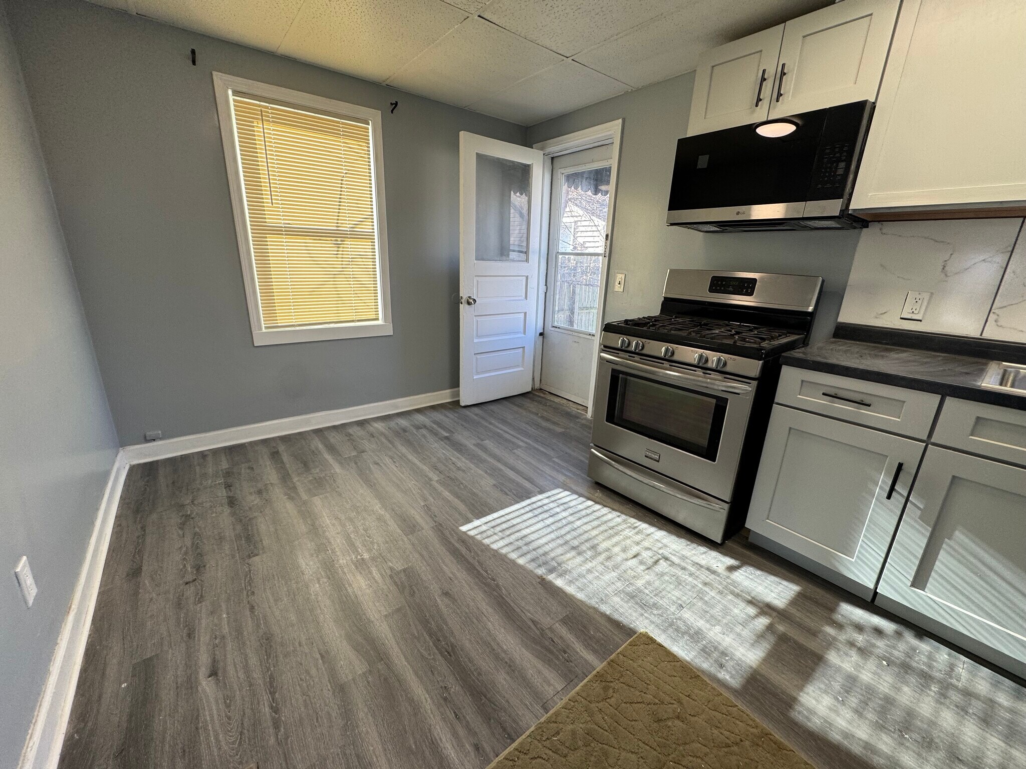 Building Photo - 3758 Palm Ave