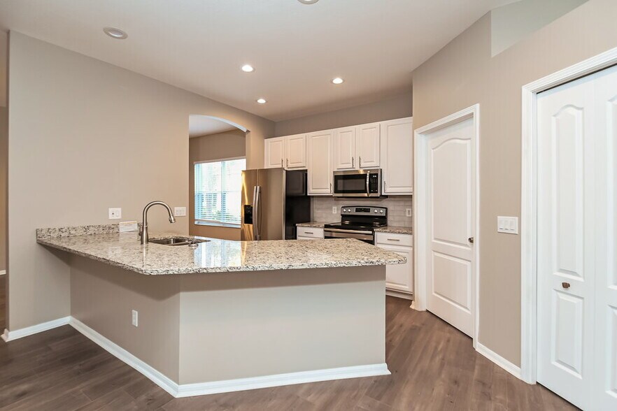 Building Photo - 404 Laguna Mill Dr