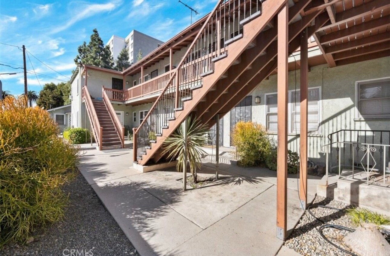 Building Photo - 337 Lime Ave
