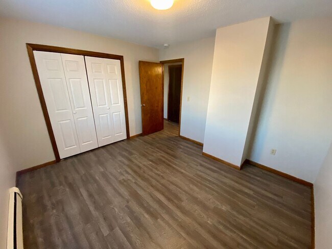 Building Photo - 1017 21st St SE