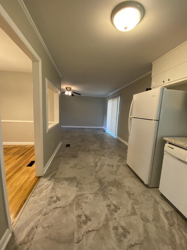 Building Photo - 5421 Silver Pine Ct