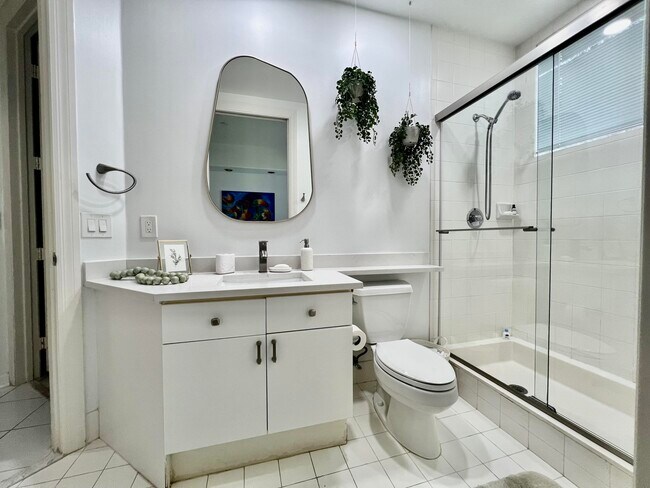 Building Photo - 2431 NW 59th St