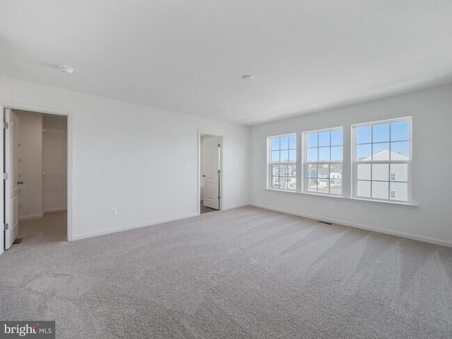 Building Photo - 92 Stafford Pl