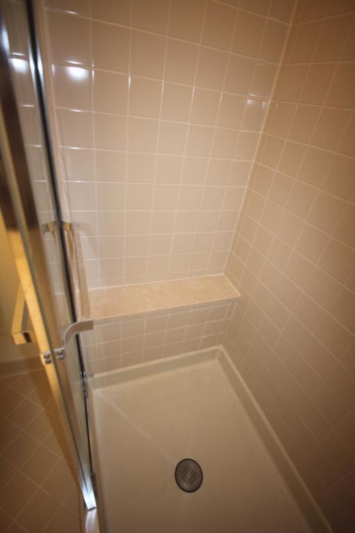 Building Photo - 4555 Fair Valley Dr