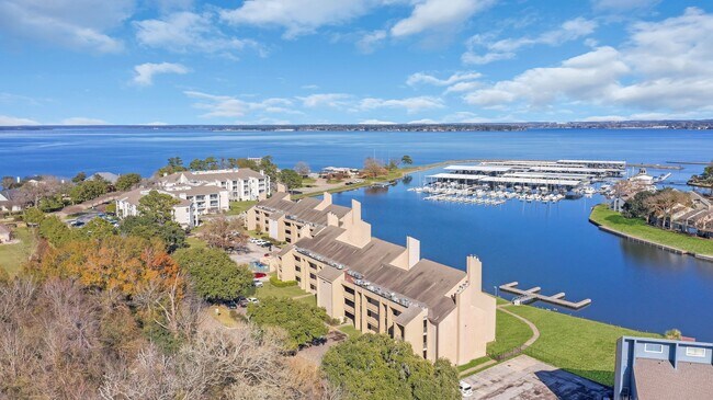 Building Photo - 12600 Melville Dr