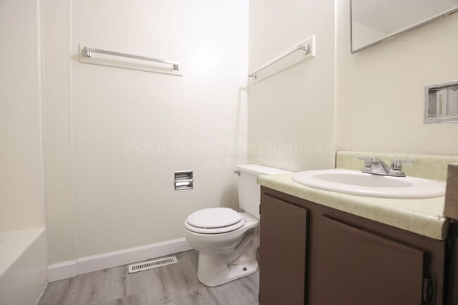 Building Photo - 3029 S 68th Ct