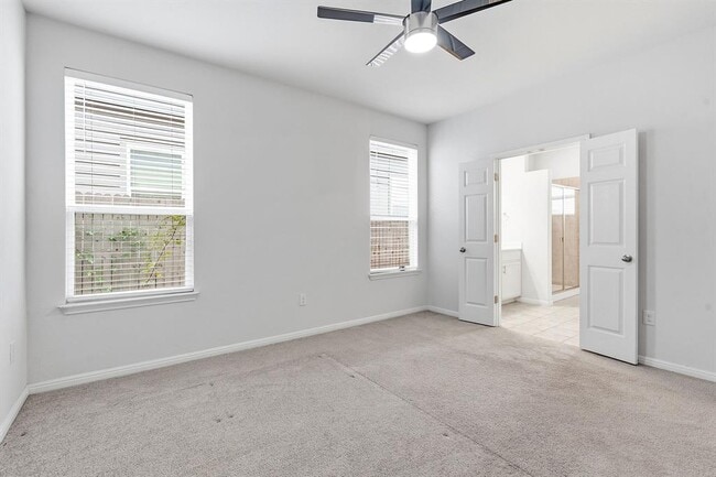 Building Photo - 10221 Forest Grove Dr