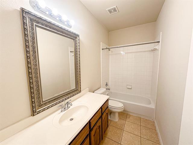 Building Photo - 1715 Nestledown Dr