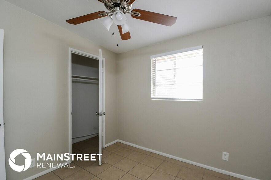 Building Photo - 1051 S Duke Dr