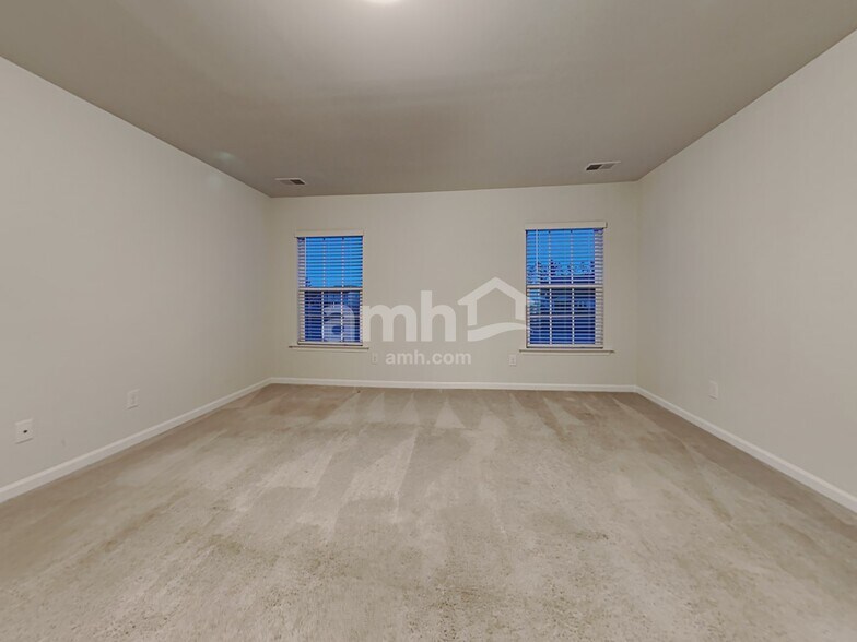 Building Photo - 514 Singing Bush Ave