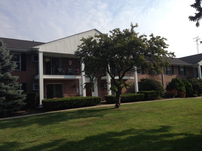 Building Photo - 5450 Heatherdowns Blvd