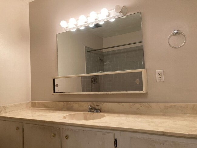 Building Photo - 609 SW 75th St