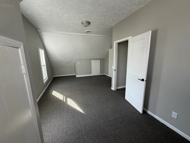 Building Photo - 3251 Orchard St