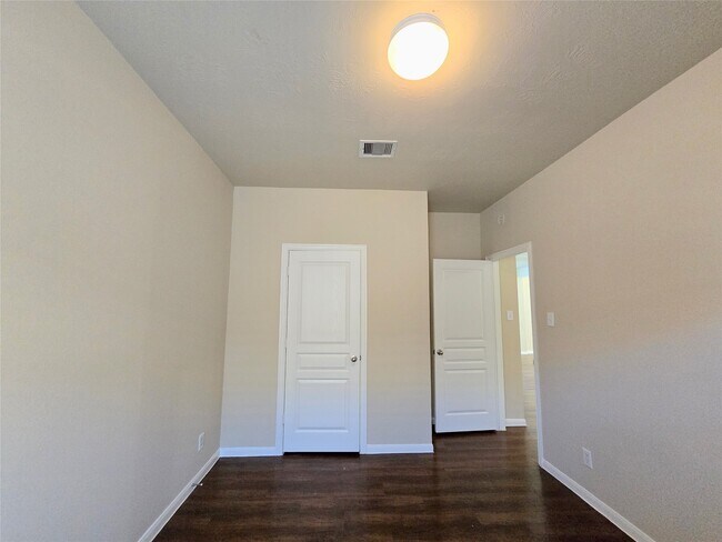 Building Photo - 11126 Kingsnorth Dr