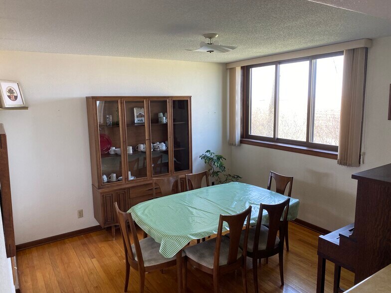 Dining Room - 5175 50th Ave