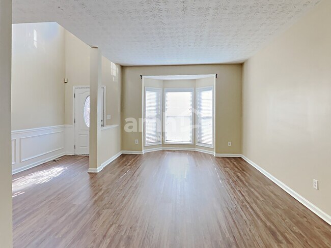 Building Photo - 320 Lazy Willow Lane