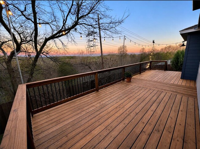 Building Photo - 8902 Magna Carta Loop