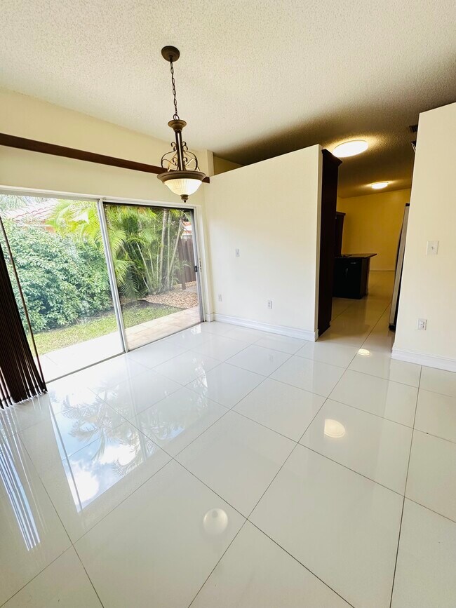 Building Photo - 5773 NW 99th Ave