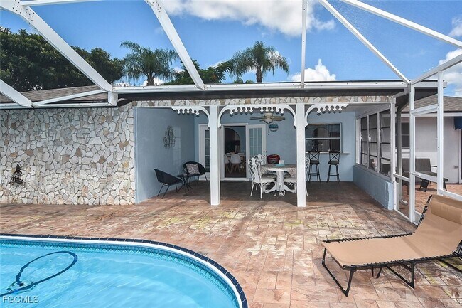 Primary Photo - 138 SE 30th St