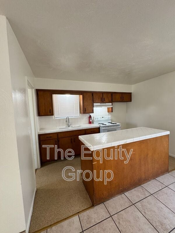 Building Photo - 5316 Avenue 280