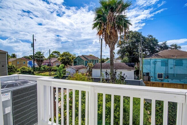 Building Photo - 4025 Avenue M