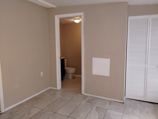 Building Photo - 2-bedroom, 2-bath home offering 1,028 squa...