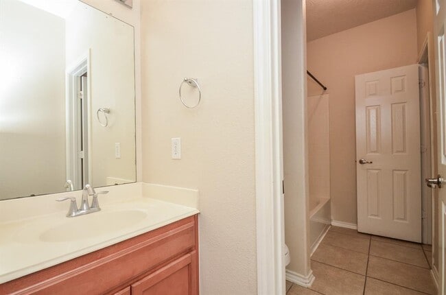 Building Photo - 12214 Iris Hollow Way