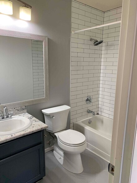 Building Photo - 11901 Swearingen Dr